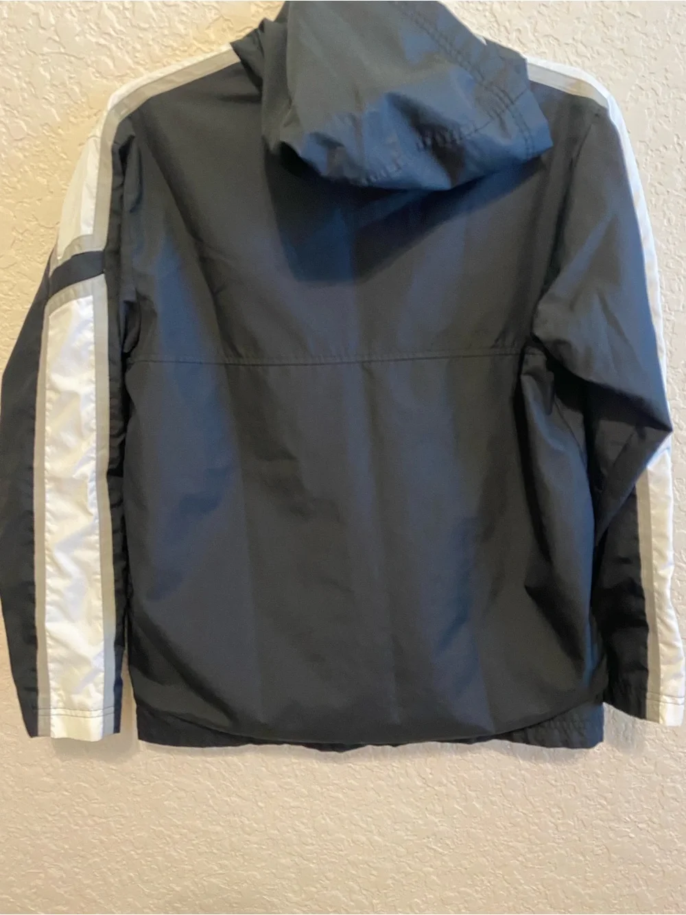 Nike Big Kid Gray Windbreaker Jacket  size 14/16